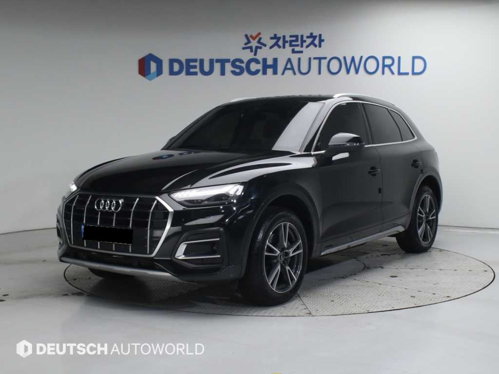 Audi Q5 — photo 01