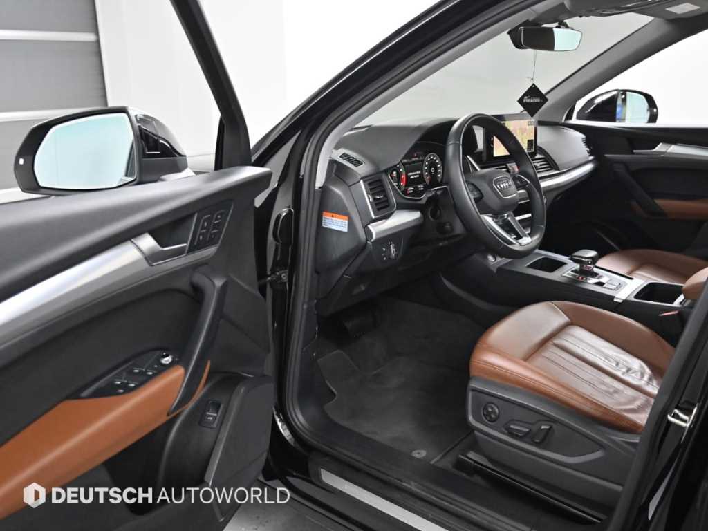 Audi Q5 — photo 11