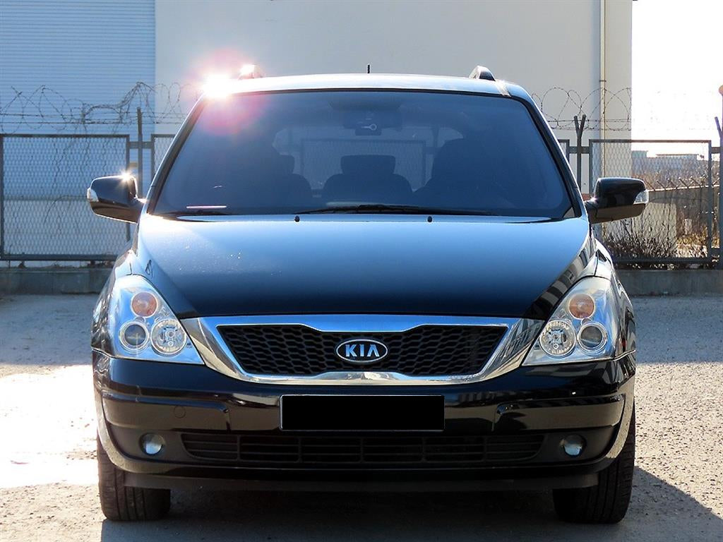 Kia Carnival — photo 01