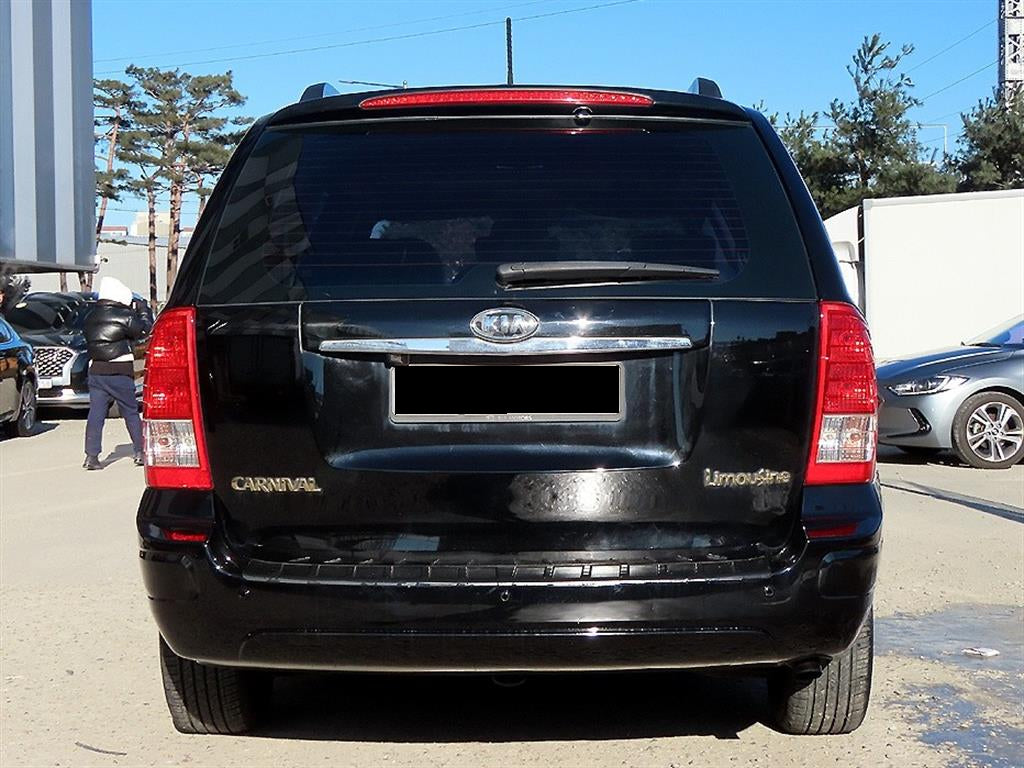 Kia Carnival — photo 04