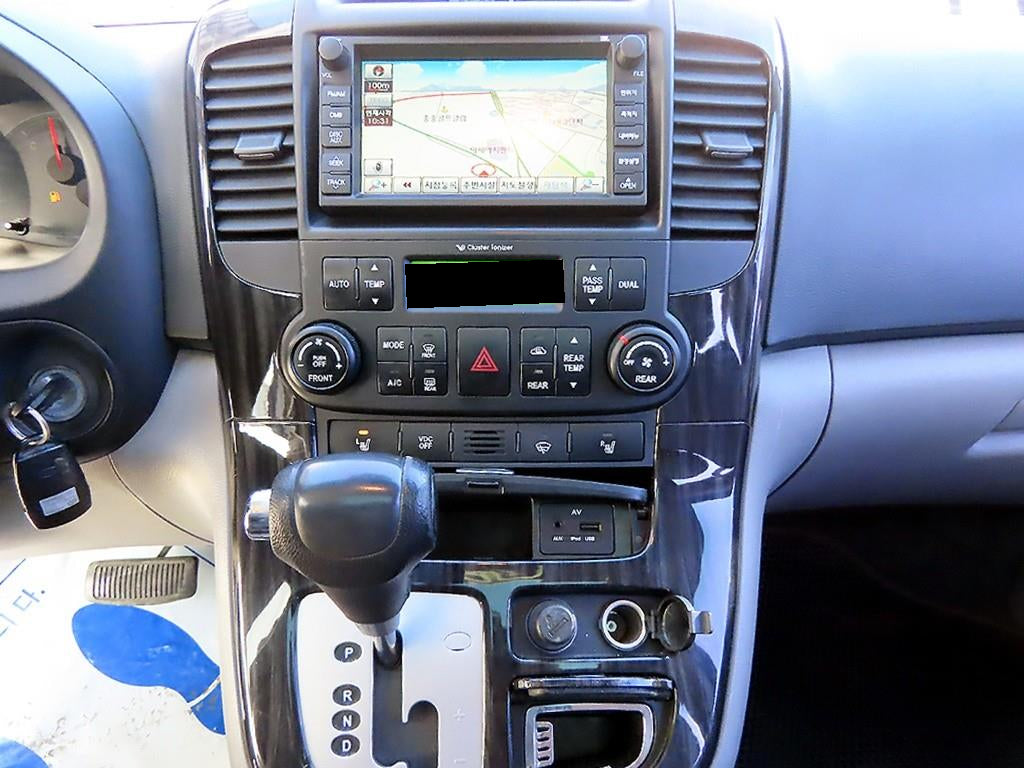 Kia Carnival — photo 12