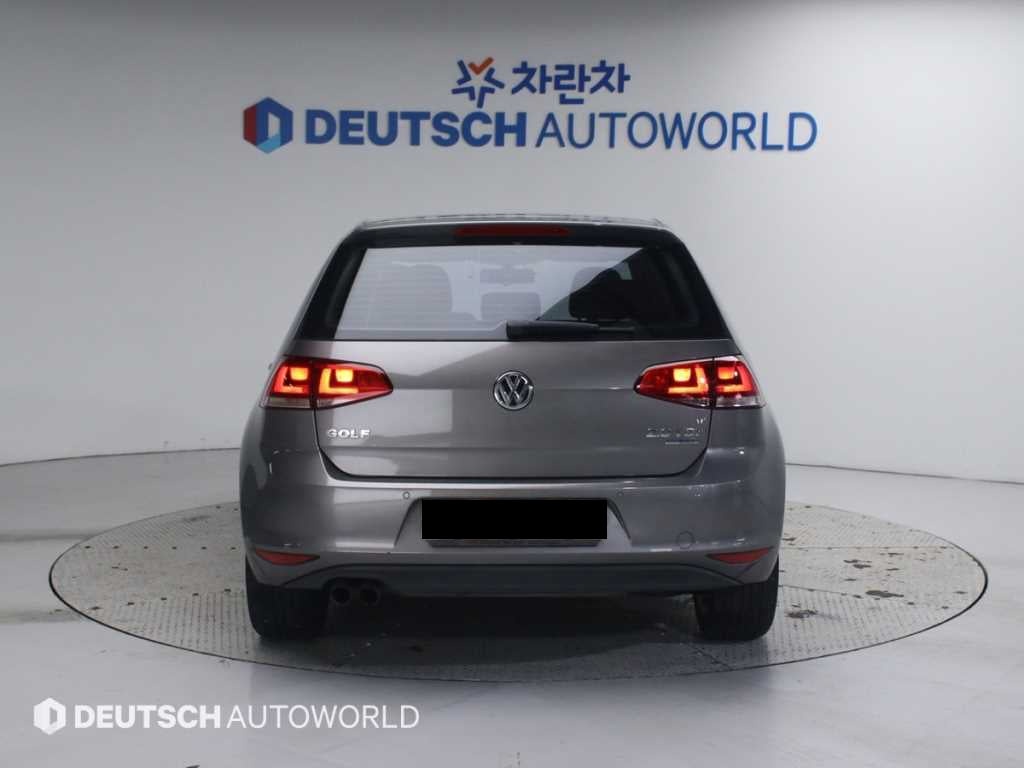 Volkswagen Golf — photo 04