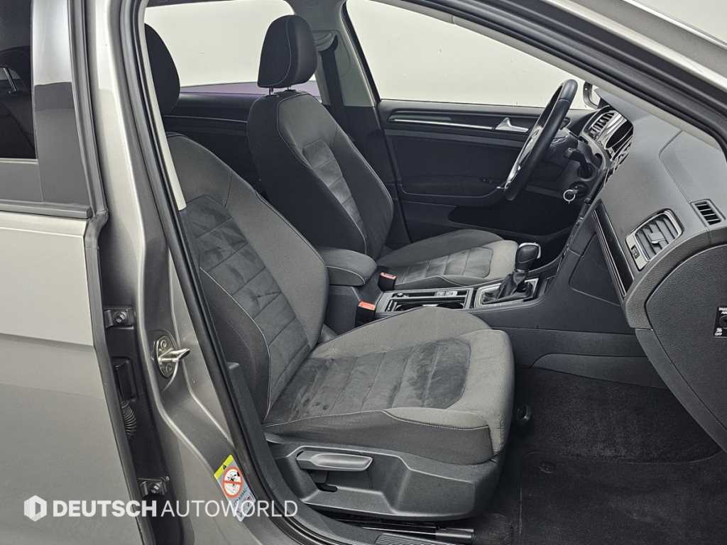 Volkswagen Golf — photo 10