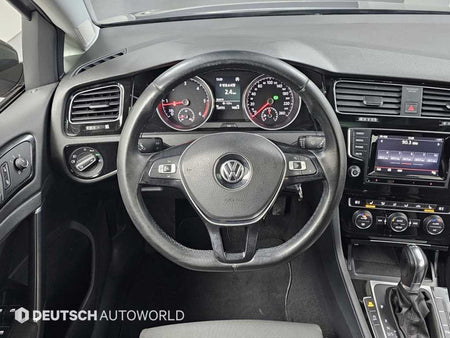 Volkswagen Golf — photo 13
