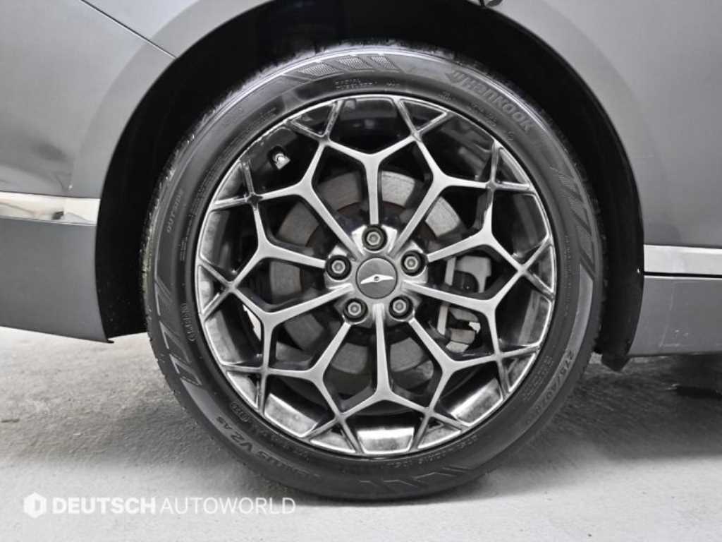 Genesis G80 — photo 05