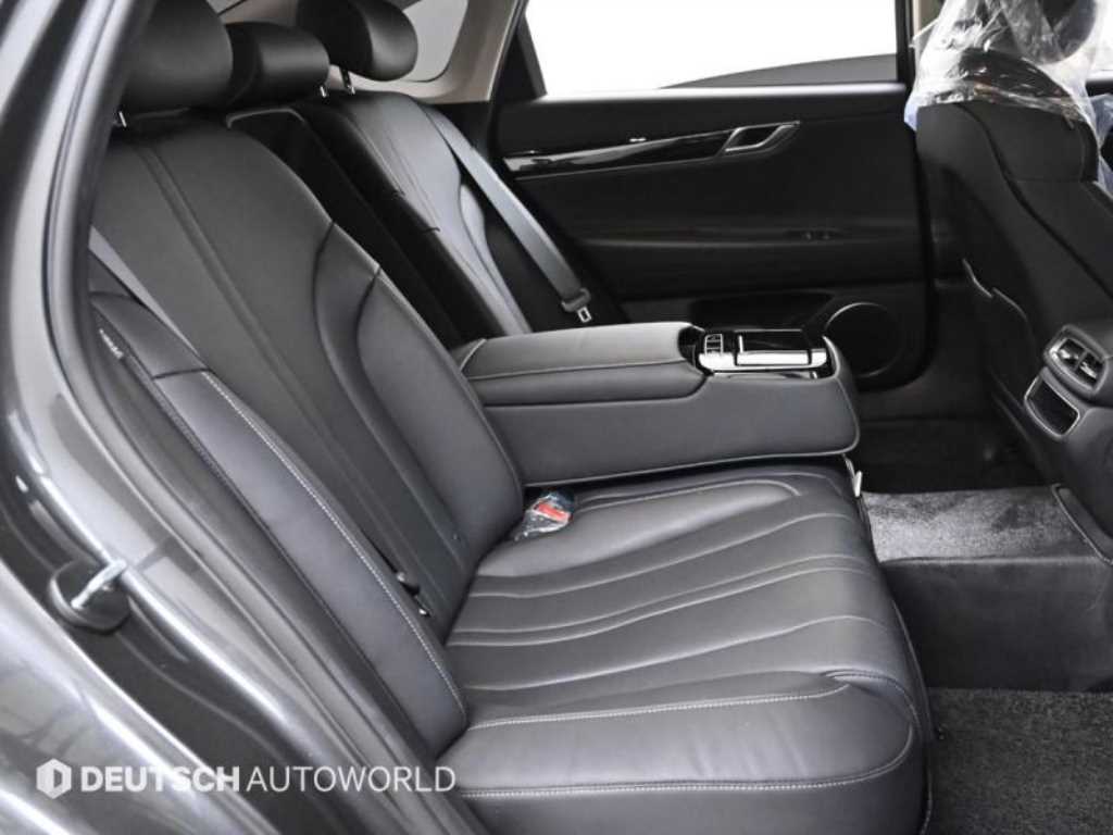 Genesis G80 — photo 12