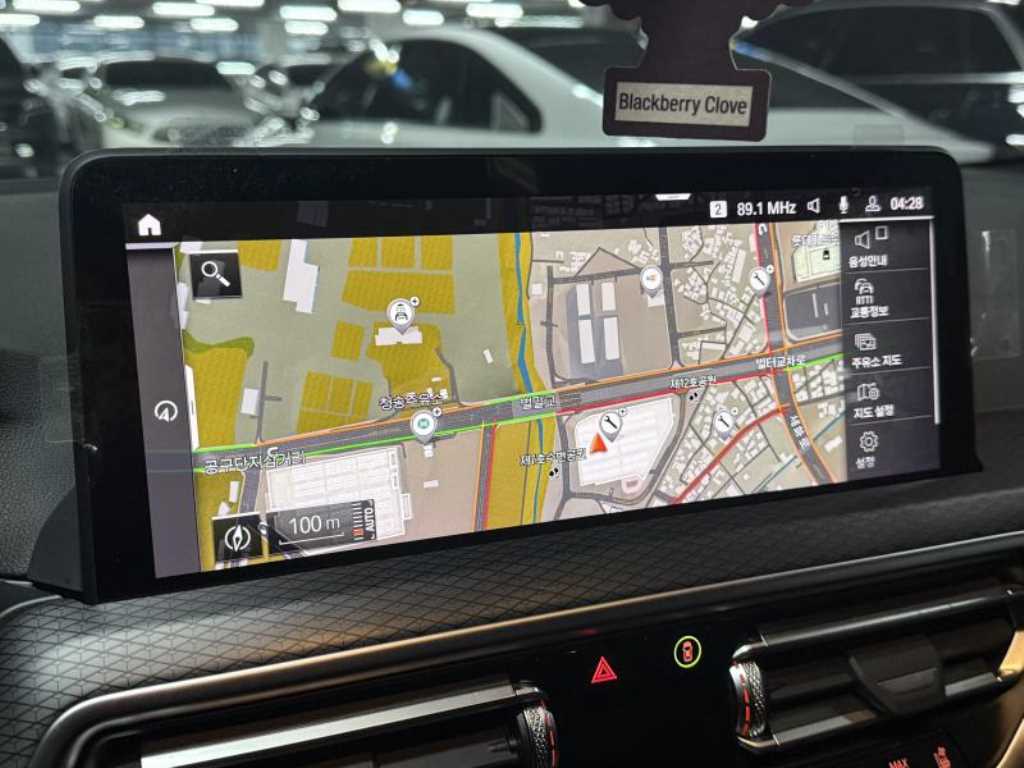 BMW X4 — photo 16