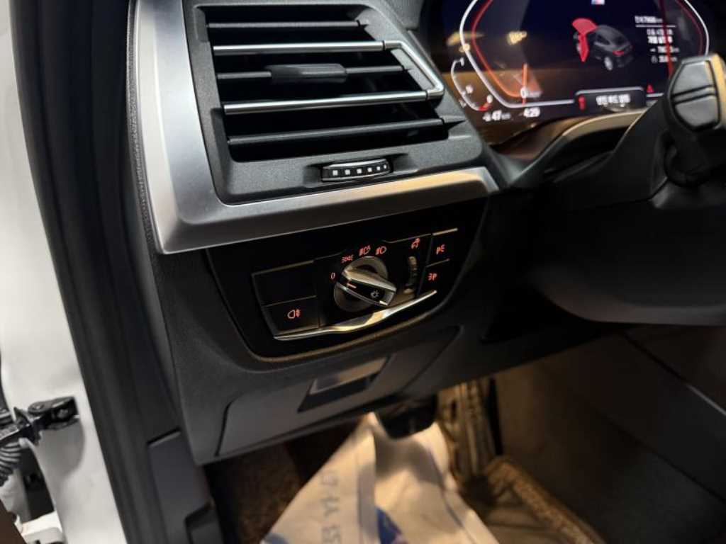 BMW X4 — photo 19