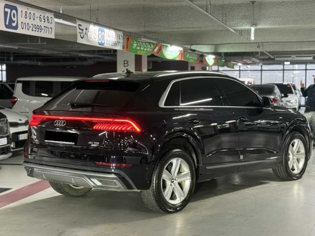 Audi Q8 — photo 04