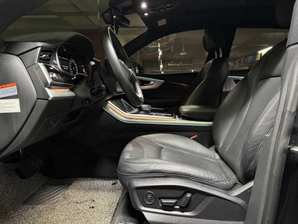 Audi Q8 — photo 11