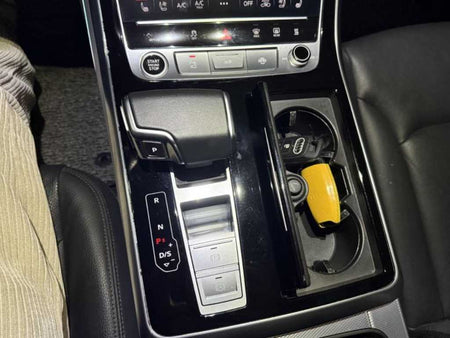 Audi Q8 — photo 18