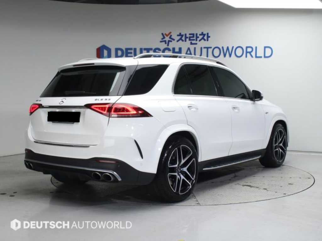 Mercedes-Benz GLE-Class — photo 02