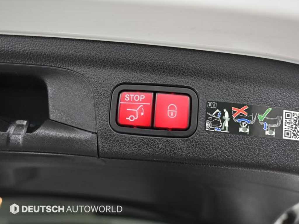 Mercedes-Benz GLE-Class — photo 20