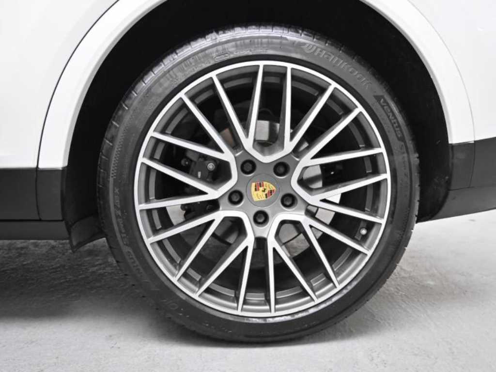 Porsche Cayenne — photo 06