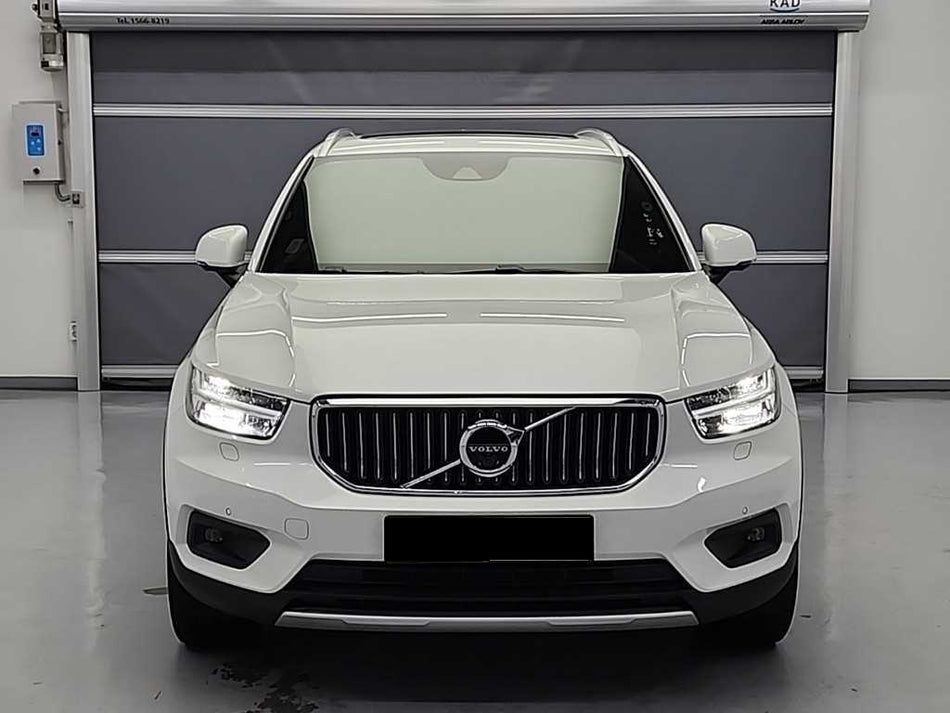 Volvo XC40 — photo 02