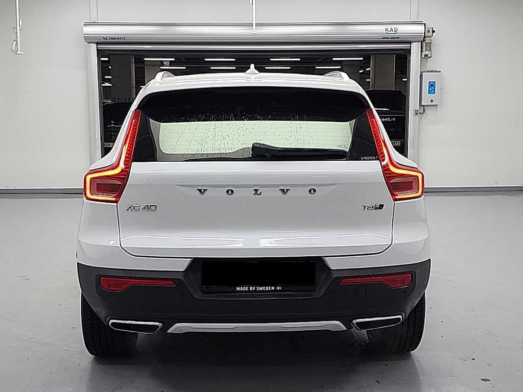 Volvo XC40 — photo 03