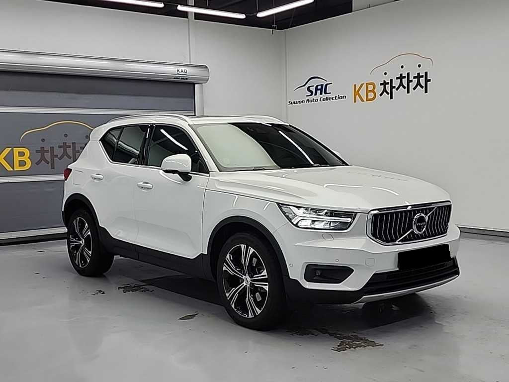 Volvo XC40 — photo 04