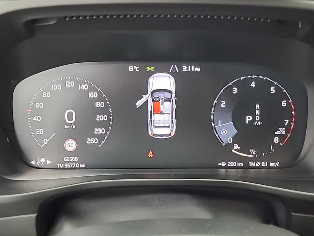 Volvo XC40 — photo 05