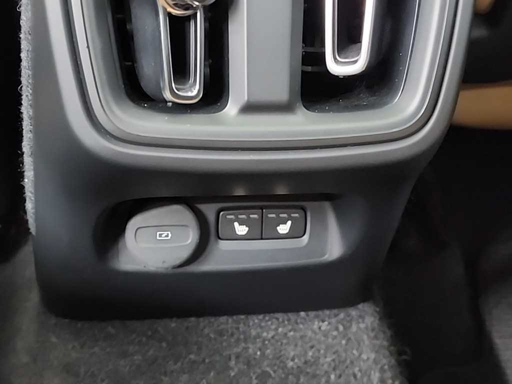 Volvo XC40 — photo 12