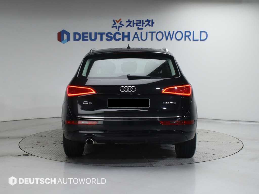 Audi Q5 — photo 04