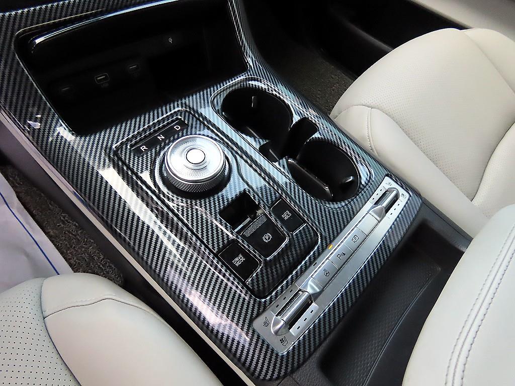 Kia Carnival — photo 10