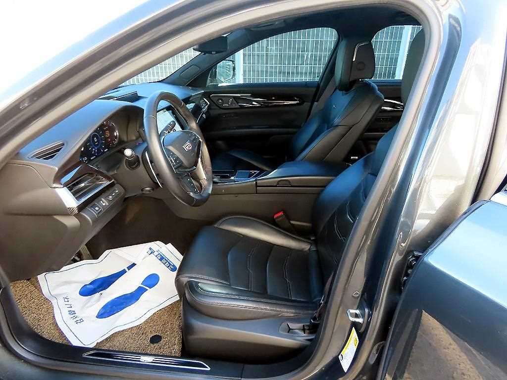Cadillac CT6 — photo 05