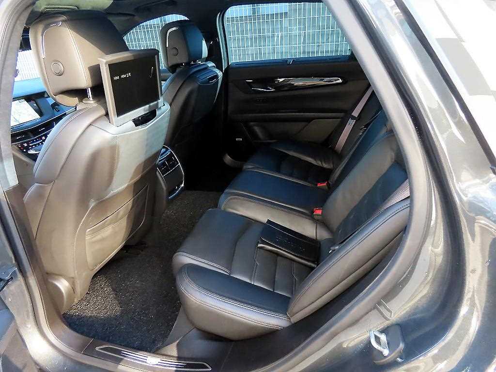 Cadillac CT6 — photo 06