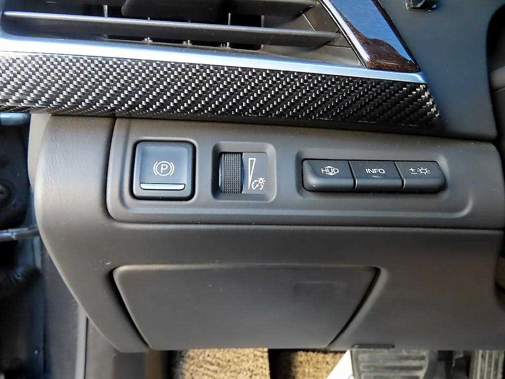 Cadillac CT6 — photo 11
