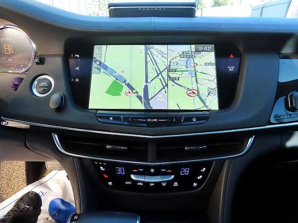Cadillac CT6 — photo 12
