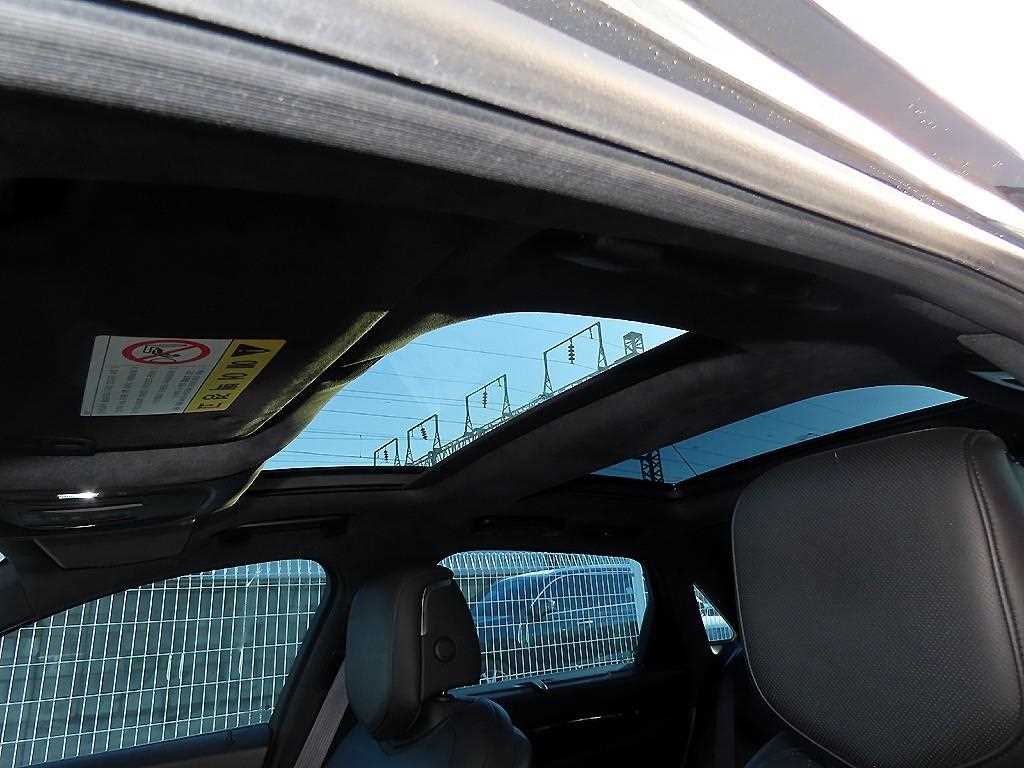 Cadillac CT6 — photo 17