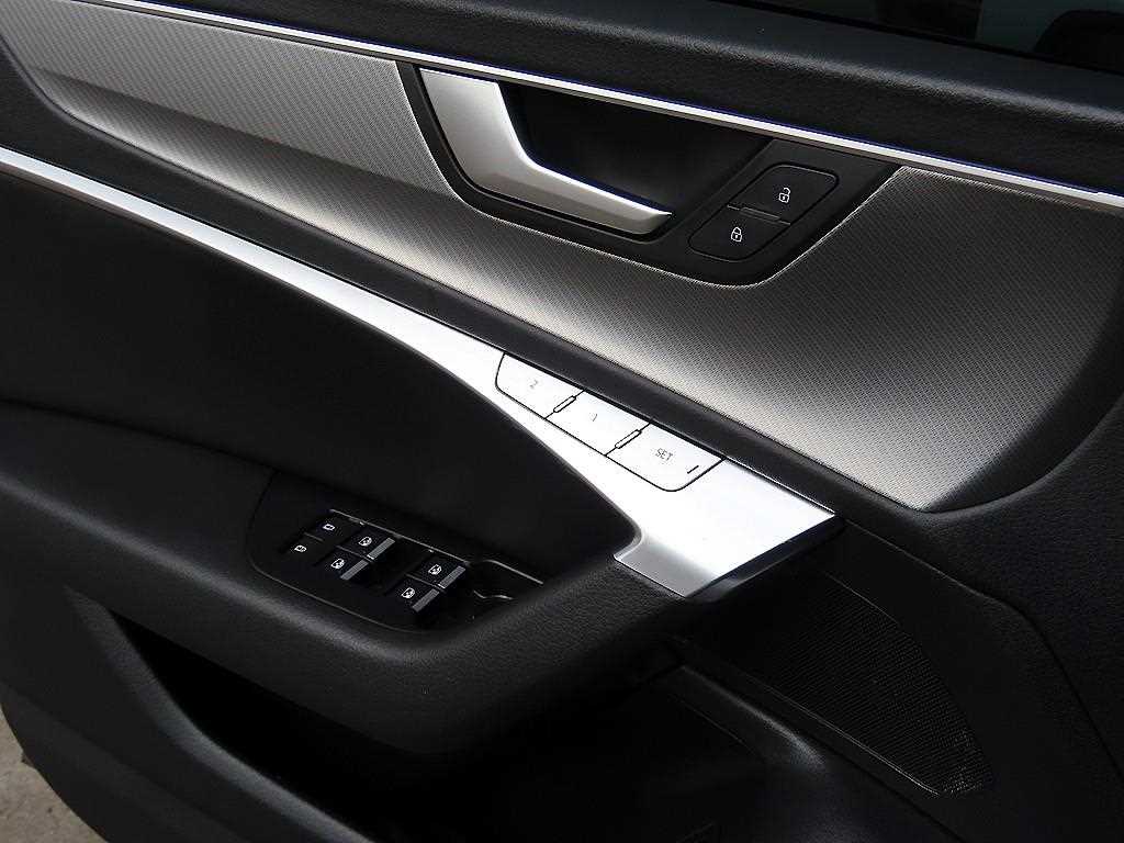 Audi A6 — photo 11