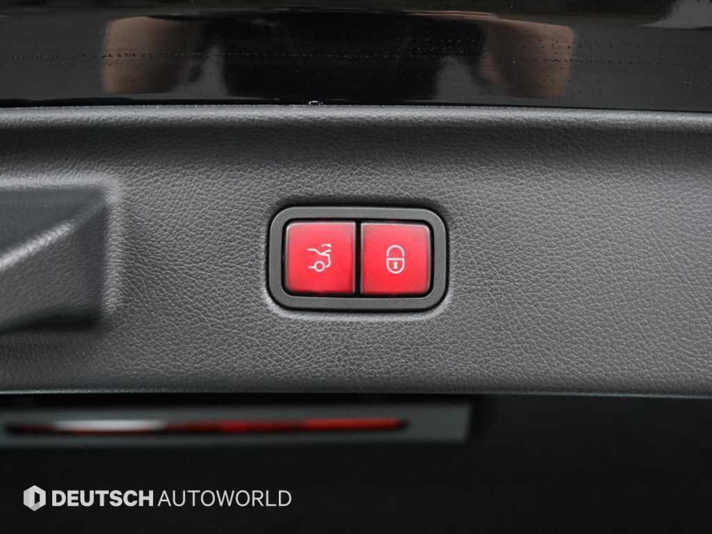 Mercedes-Benz S-Class — photo 20
