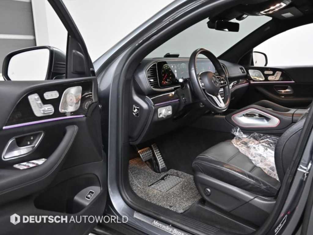 Mercedes-Benz GLE-Class — photo 11