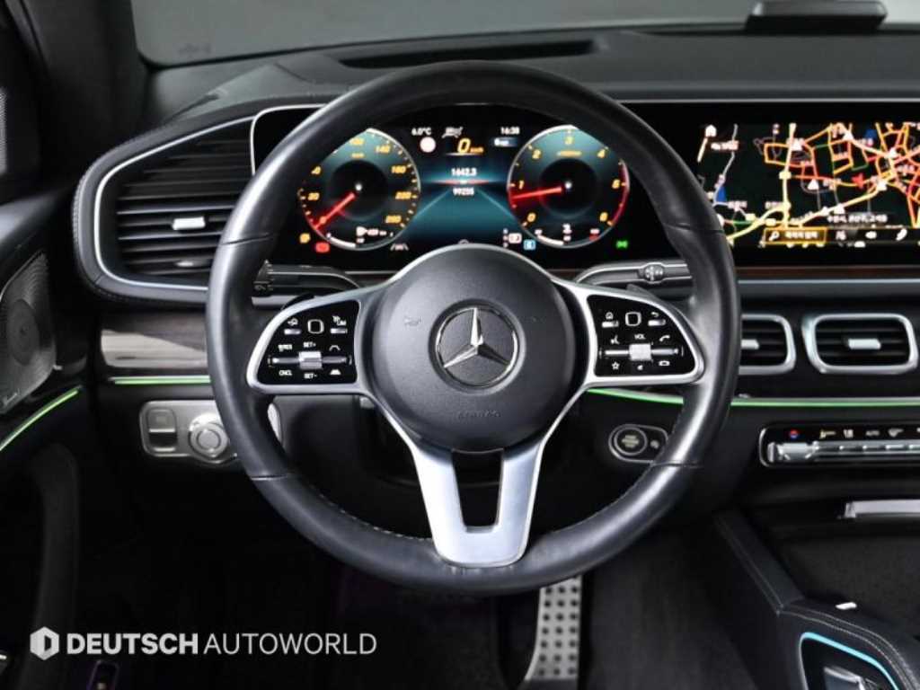 Mercedes-Benz GLE-Class — photo 13