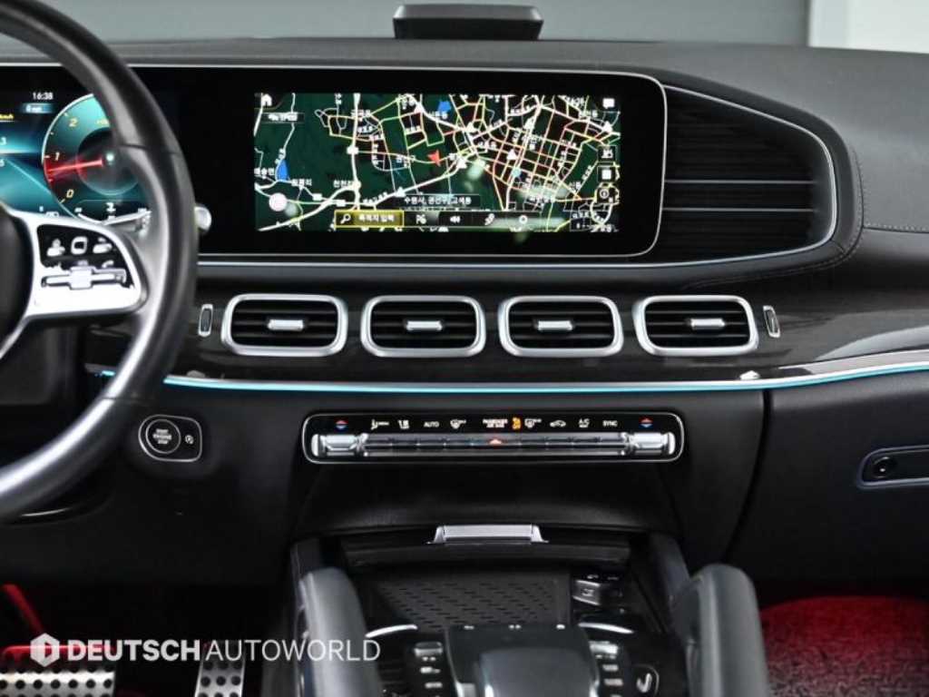 Mercedes-Benz GLE-Class — photo 14