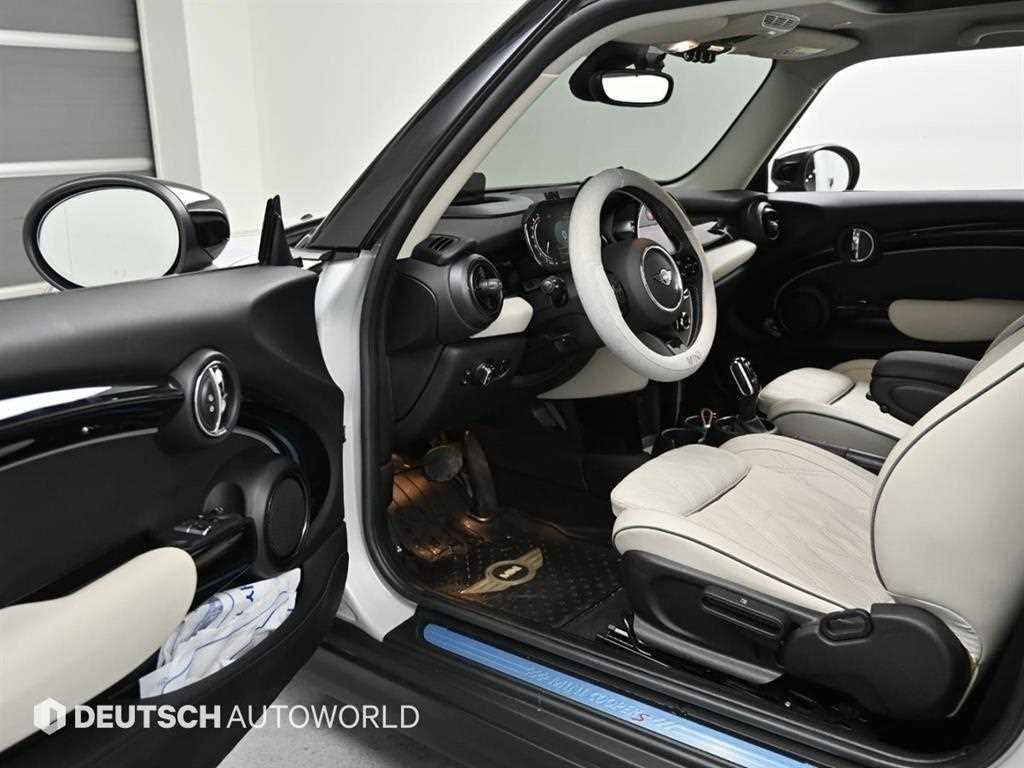 Mini Cooper — photo 11