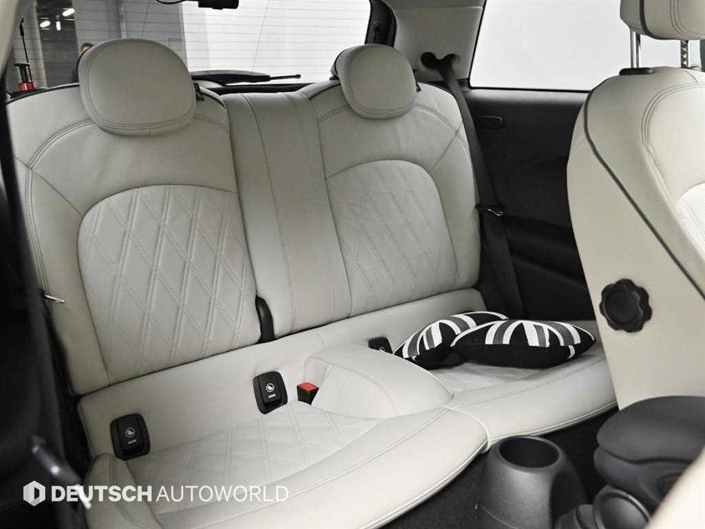 Mini Cooper — photo 12