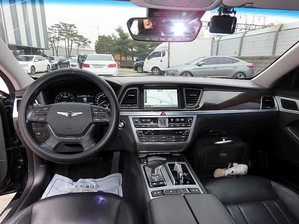 Genesis G80 — photo 07