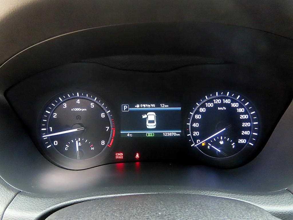 Genesis G80 — photo 09