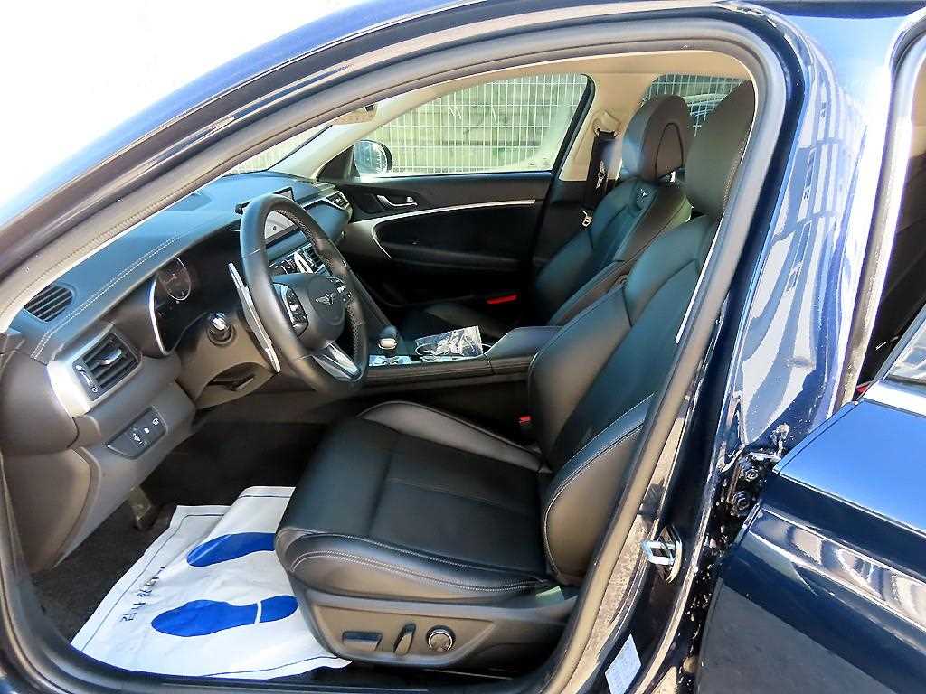 Genesis G70 — photo 05