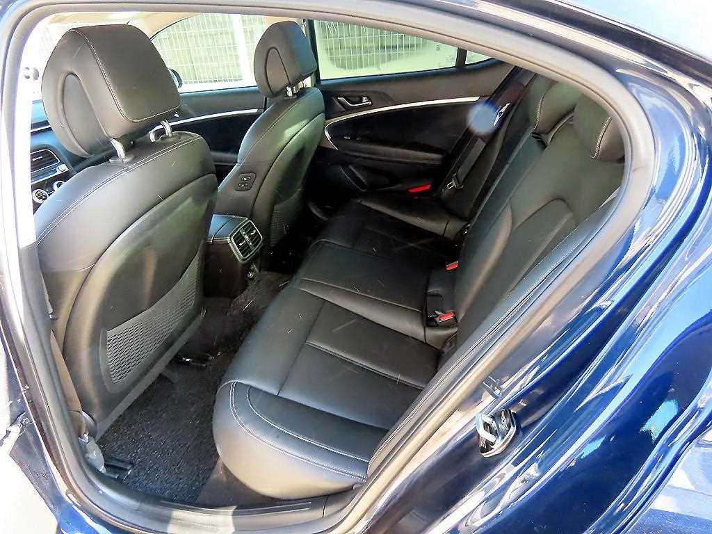 Genesis G70 — photo 06