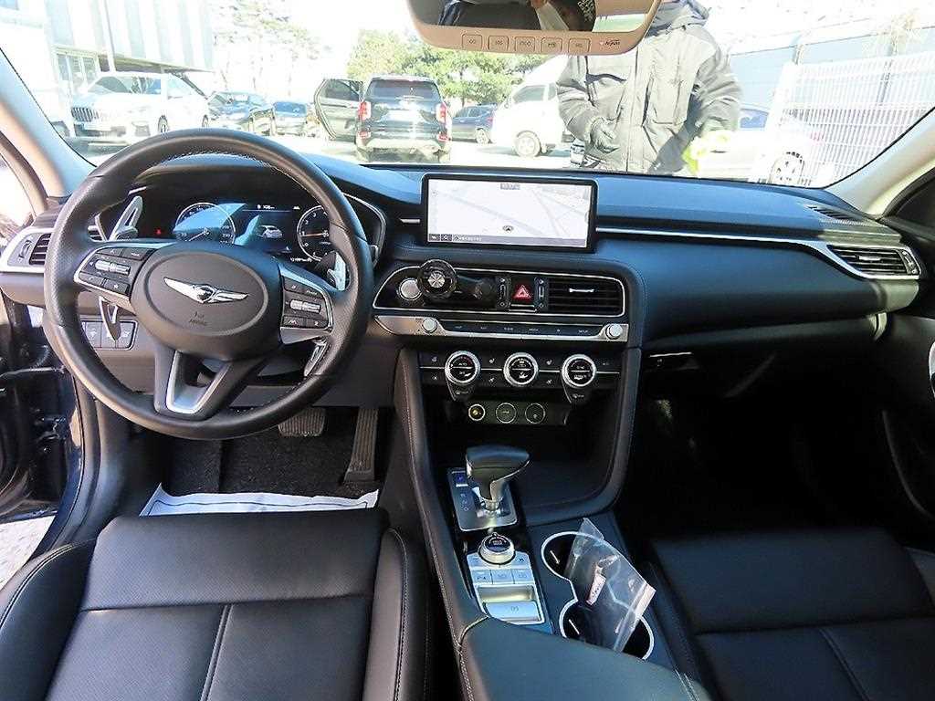 Genesis G70 — photo 07