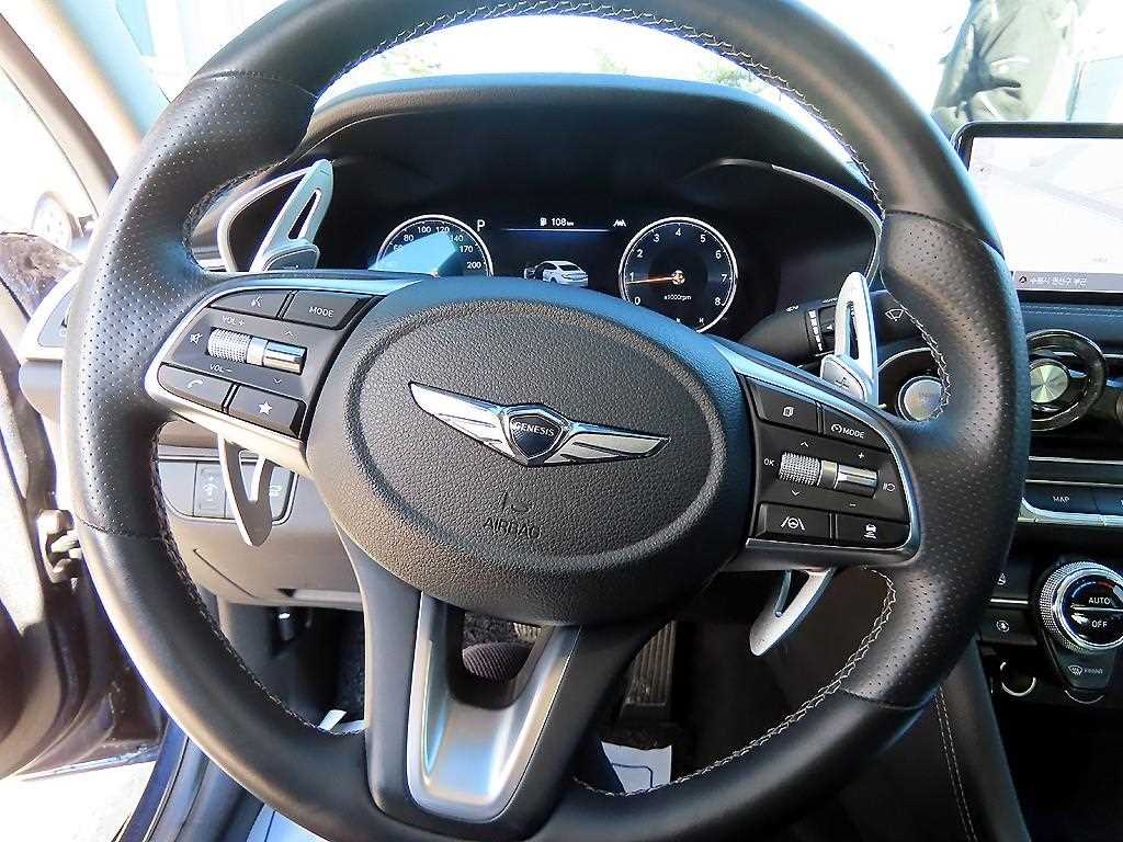 Genesis G70 — photo 08