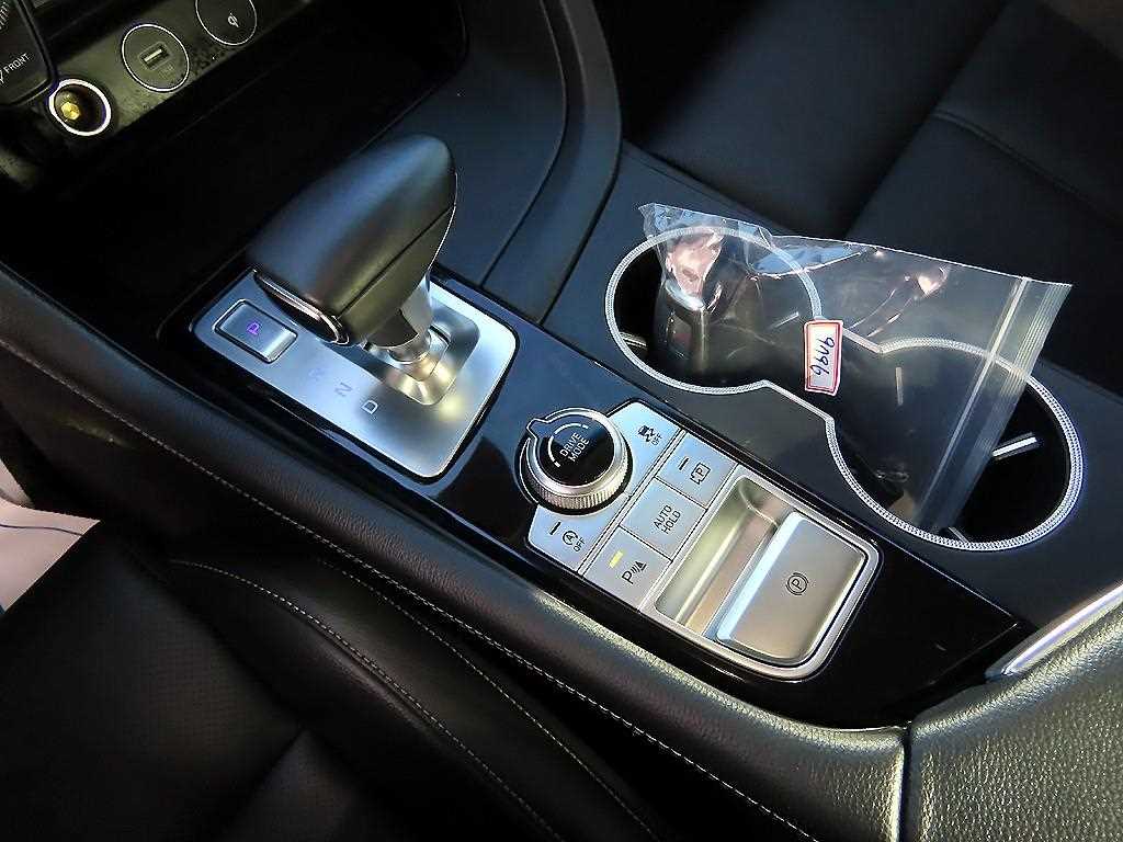Genesis G70 — photo 11