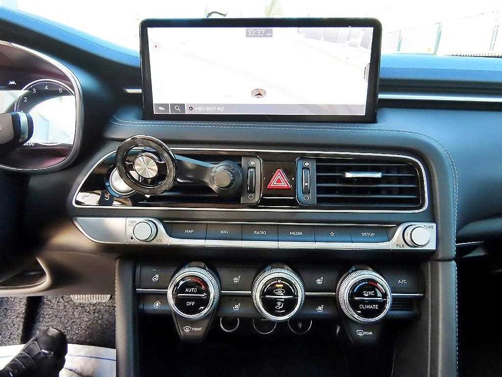 Genesis G70 — photo 13