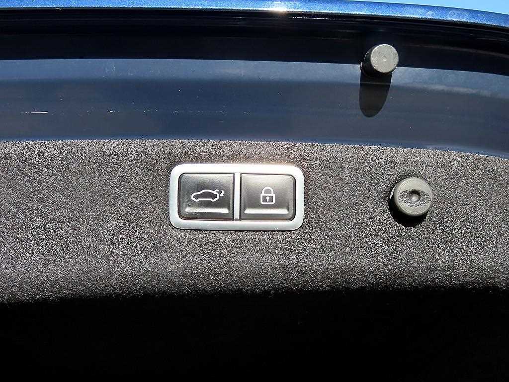 Genesis G70 — photo 17