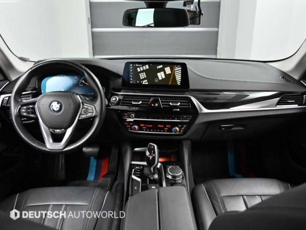 BMW 5-Series — photo 07