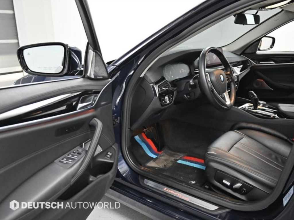 BMW 5-Series — photo 11