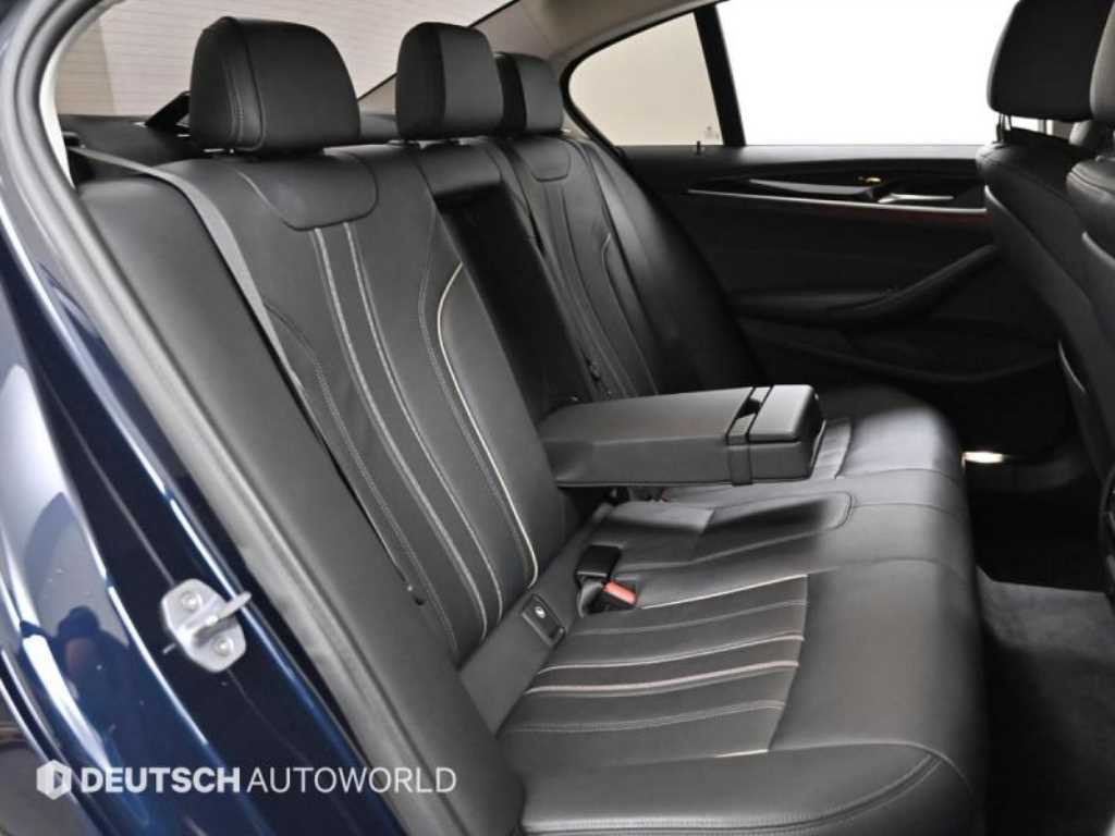 BMW 5-Series — photo 12