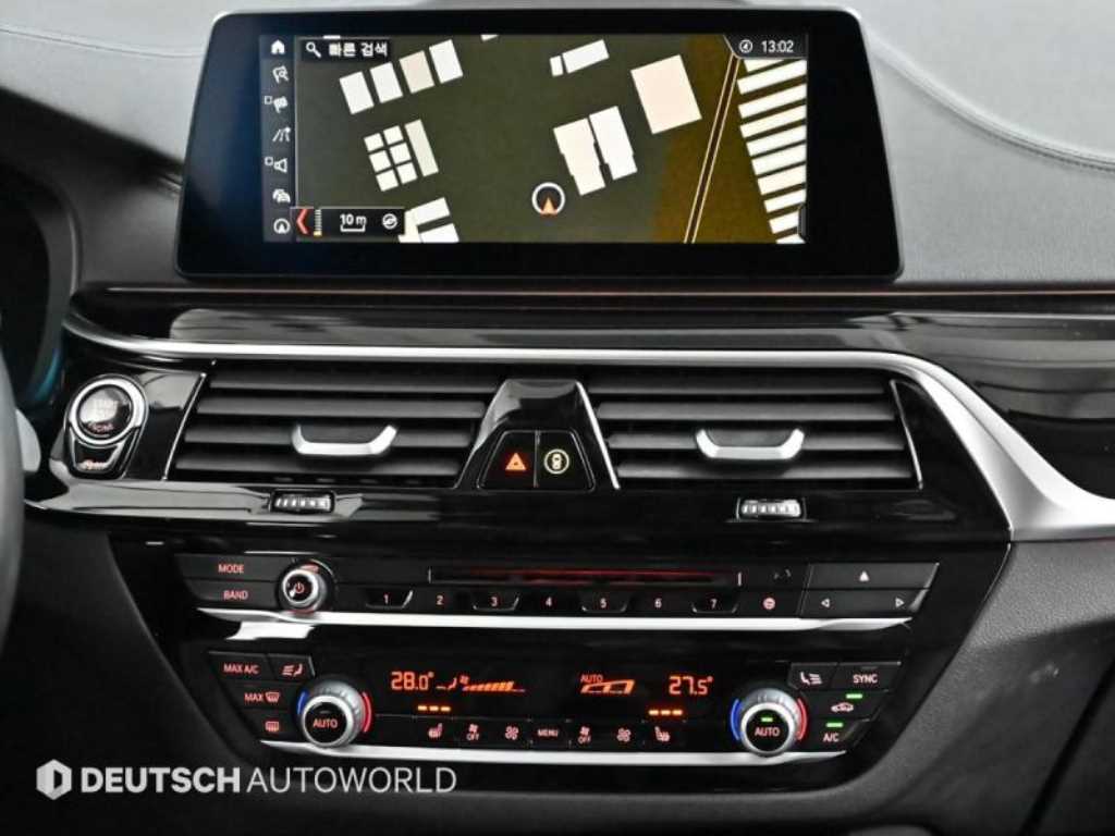 BMW 5-Series — photo 14